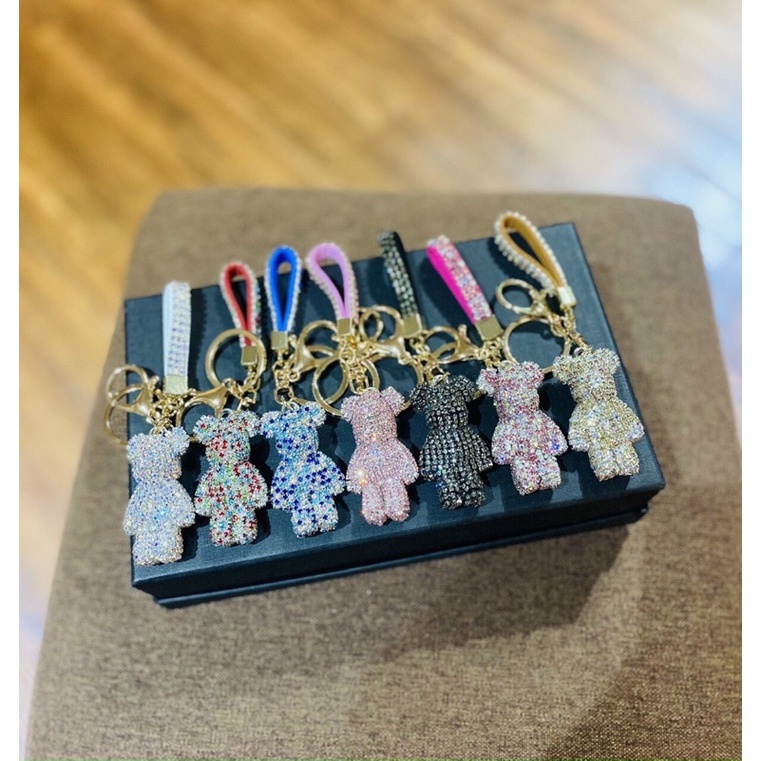 Gấu Đá treo túi