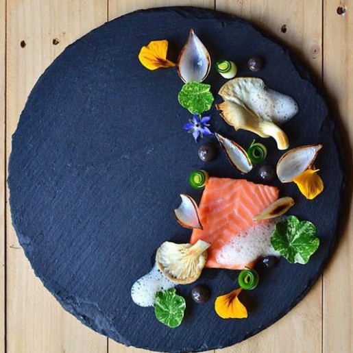 Đĩa đá đen trang trí chụp ảnh food, bánh, sản phẩm vintage. khay đá decor bàn tiệc, bàn ăn