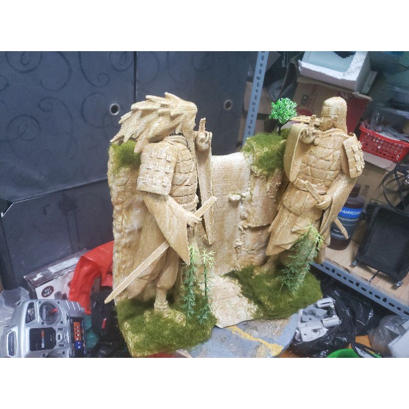 Mô hình thung lũng tận cùng của Naruto.