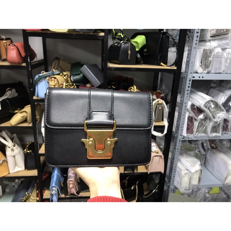 Túi CNK Khoá Cánh Dây Xích Double Handle Metallic Push-Lock Shoulder Bag