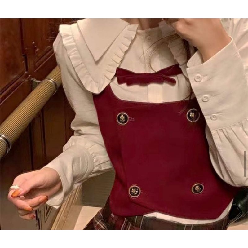 Set đồ phong cách nữ sinh tông đỏ cổ điển - Áo sơ mi trắng bo eo - Áo gile điệu - Chân váy xòe ly caro