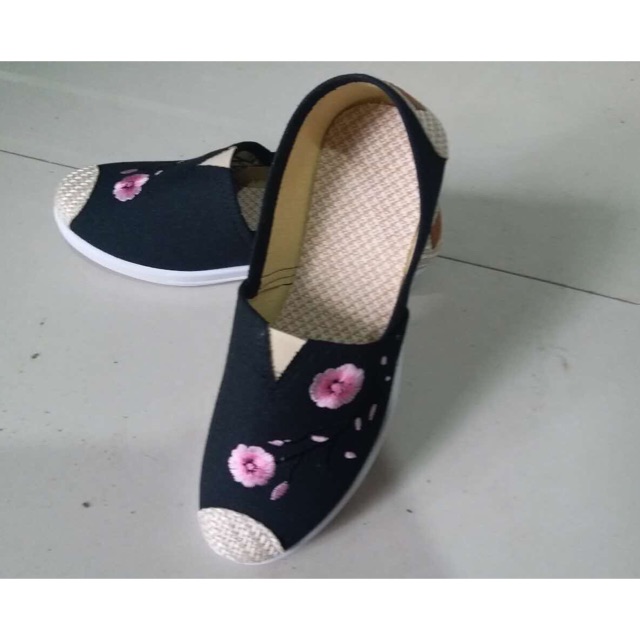 Slip on nữ hình hoa đào