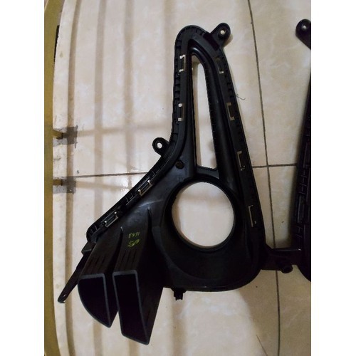 Ốp đèn gầm có lỗ huyndai grand i10 đời 2017-2019