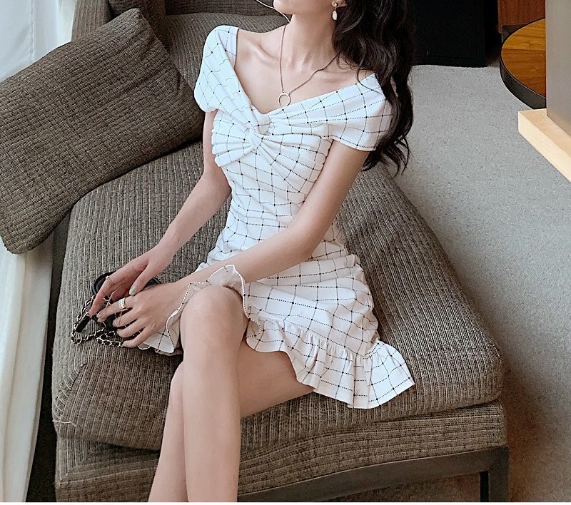 Đầm Vai Sexy Quây Nếp Gấp Eo Khí Mỏng Váy