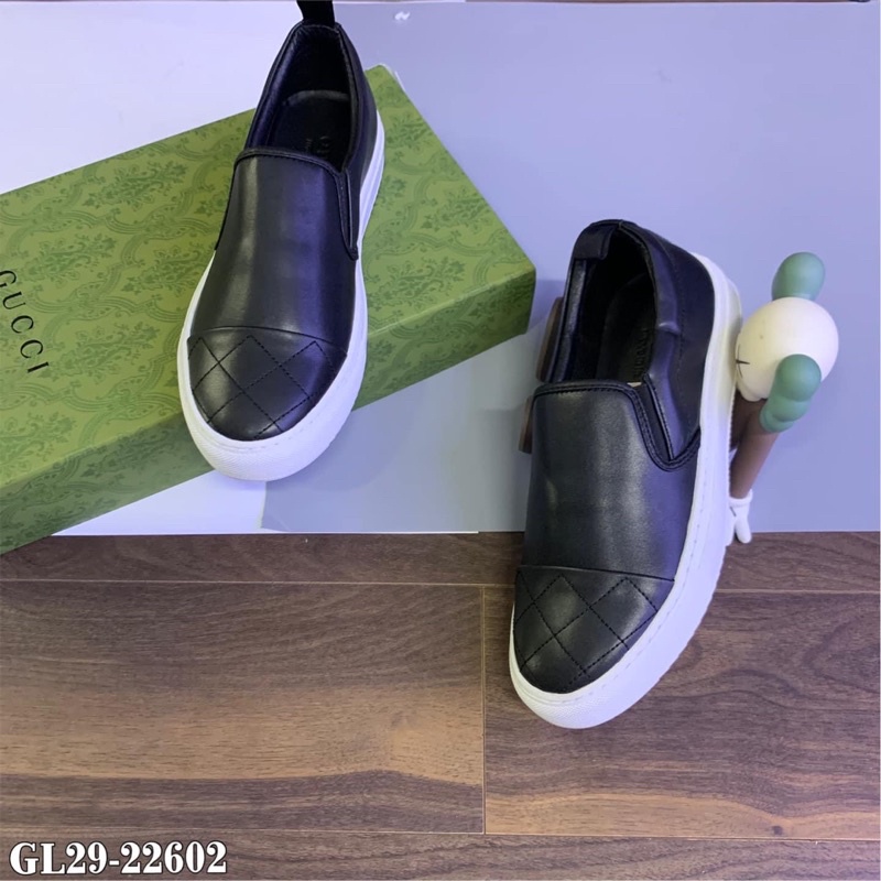 Giầy nam slip on đế trắng hoạ tiết đơn giản thời trang giới trẻ, Giầy sục đơn giản dễ phối đồ btshop từ 38 đến 42.