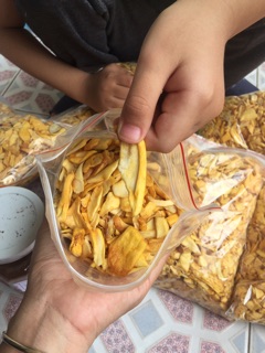 Mít sấy vụn
