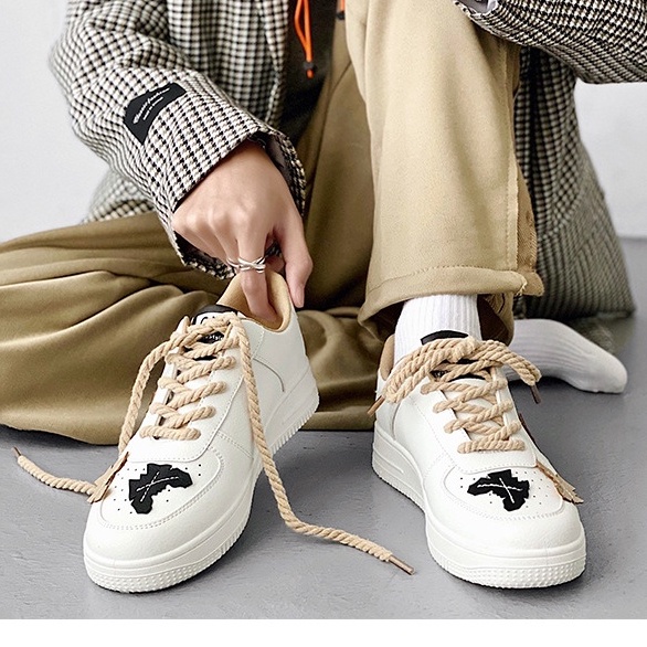 Giày thể thao nam nữ họa tiết thêu độc đáo Hot trend 2022