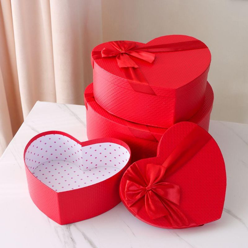 Hộp quà tặng hình trái tim đủ màu