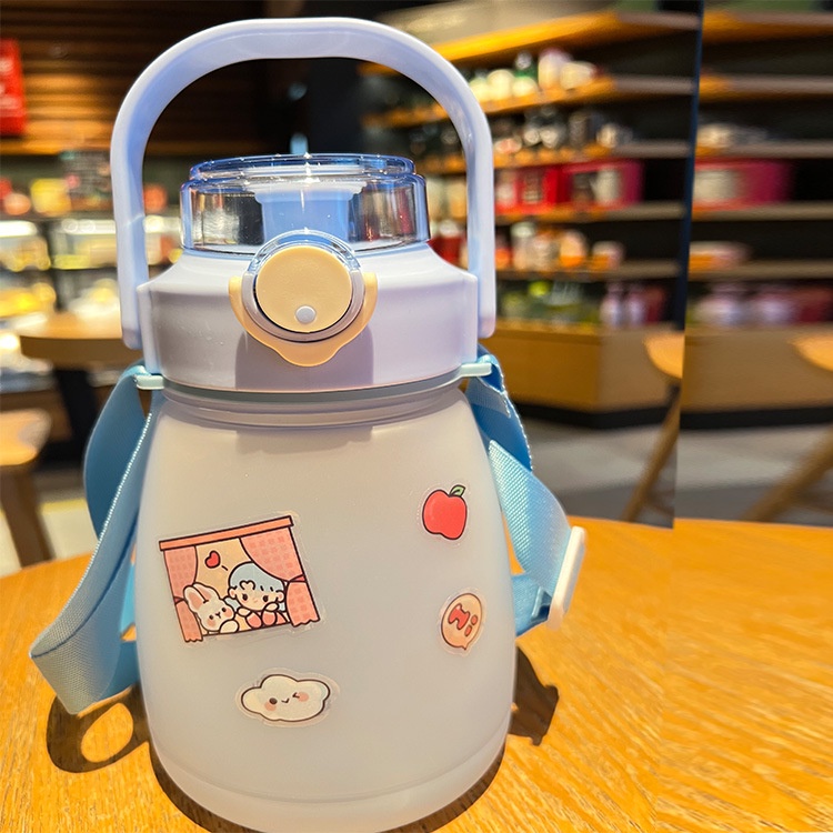 Bình đựng nước cute 1.3 lít có ống hút vạch chia tặng sticker