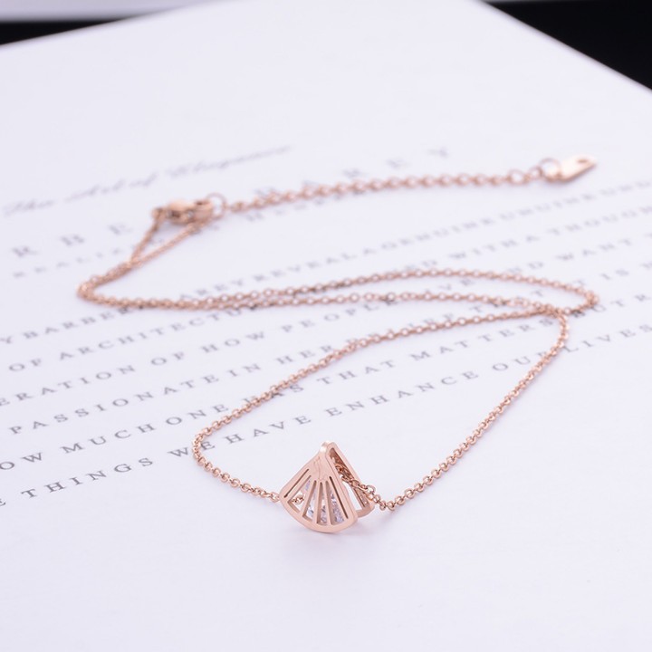 Dây Chuyền Quạt Giấy Titan Không Đen TT 1943