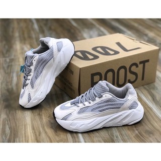 Giày yz 700 xanh phản quang