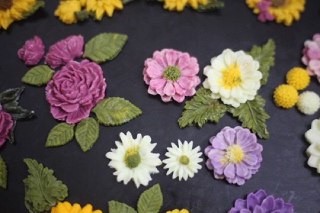 Khuôn silicon hoa cúc 4 bông khuôn trắng