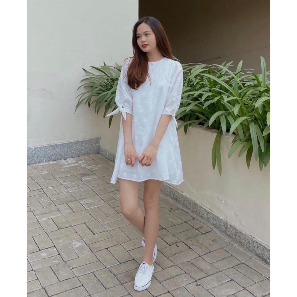 váy hoa cúc trắng