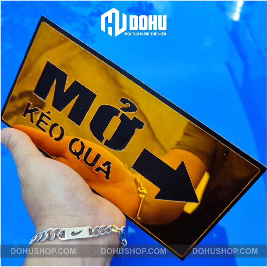 Bảng Chỉ Dẫn Kéo Cửa Qua Trái và Phải Gương Vàng  Dán Cửa Băng Keo 2 Mặt - Sang Trọng, Hiện Đại, Đẳng Cấp