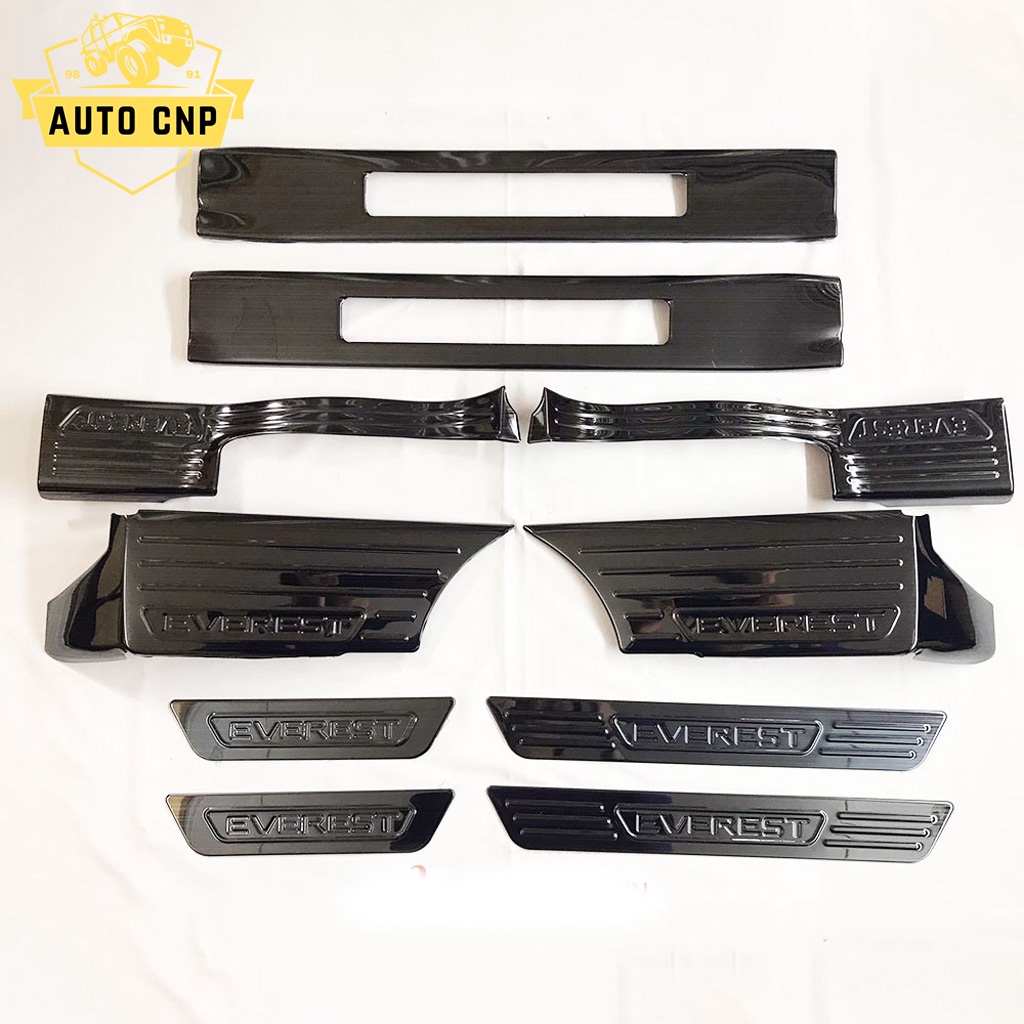 Ốp bậc chân cho xe FORD EVEREST chất liệu TITAN, chống trơn trượt trầy xước bậc lên xuống xe – AUTO CNP