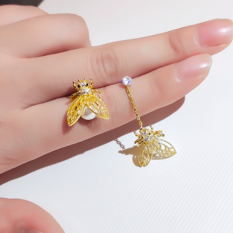 [Jiuduolan] Khuyên Tai Dạng Kẹp Hình Ong Không Đối Xứng Đính Ngọc Trai Nước Ngọt Thanh Lịch Thời