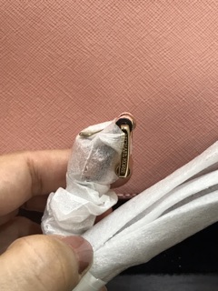 Túi Michael Kors màu hồng
