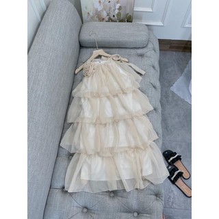 váy yếm tầng + tặng nơ cài hoa .