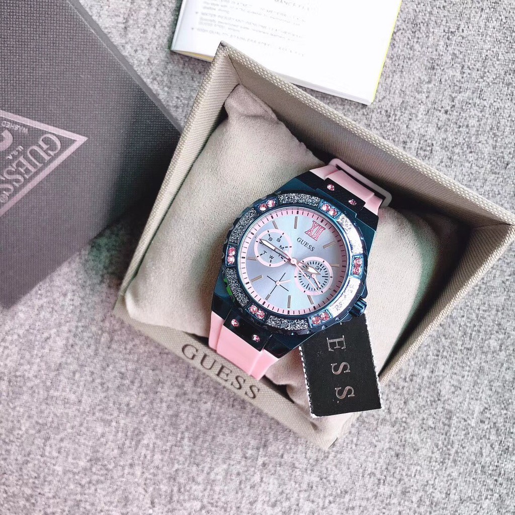 Đồng hồ nữ thời trang Guess W0775L5 Dây Cao Su Hồng