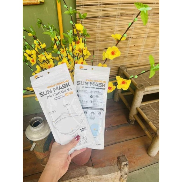 Set 1 thùng khẩu trang Sunmask kf94 người lớn 4 lớp kháng khuẩn màu trắng