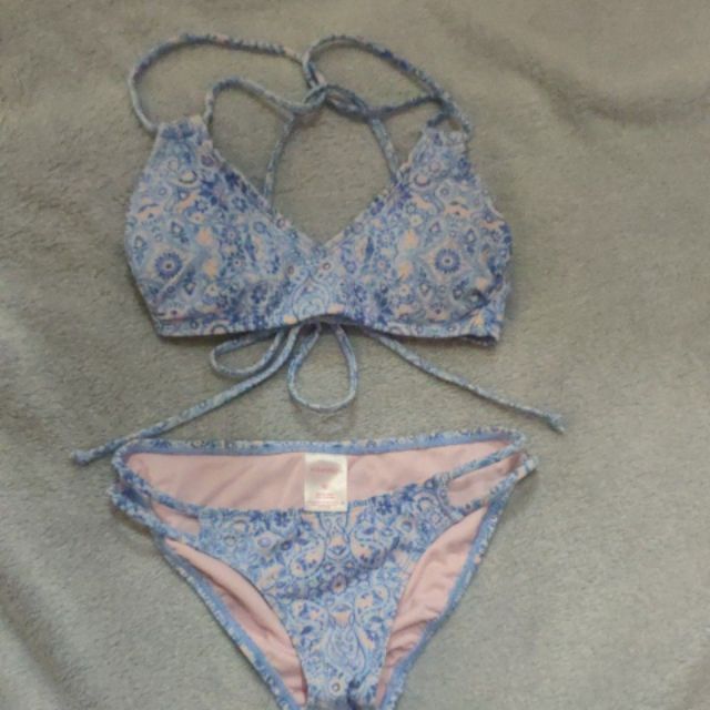 Xhilaration bikini hai mảnh nữ đi biển đẹp hoa chanh sang chảnh UV100 | BigBuy360 - bigbuy360.vn