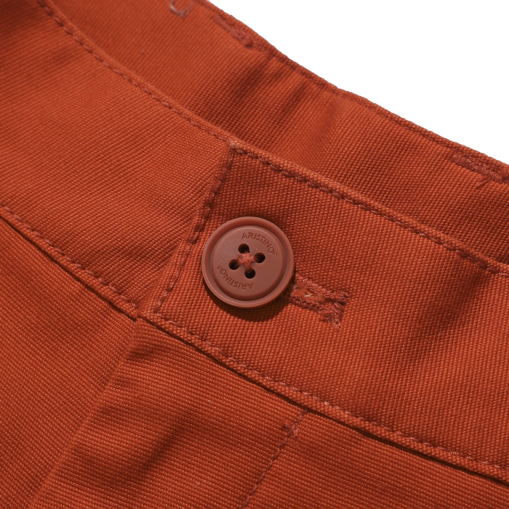 Quần short nam ARISTINO vải kaki mềm mịn giúp phom đứng dáng, thiết kế có túi tiện lợi, 4 màu đa dạng - ASO011S1