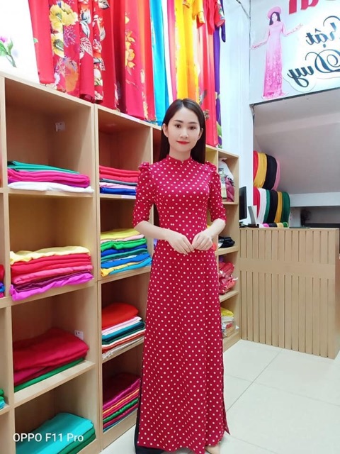 Áo dài chấm bi lụa Hàn Châu | BigBuy360 - bigbuy360.vn