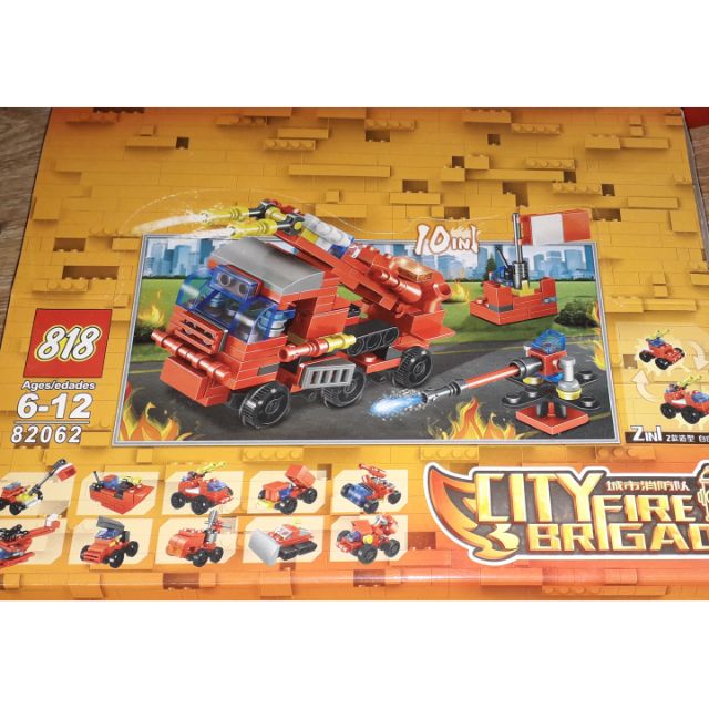 Sét 10 hộp LegoCity biệt đội cứu hỏa 82062 có 10 mẫu khác nhau kết hợp thành mô hình lớn