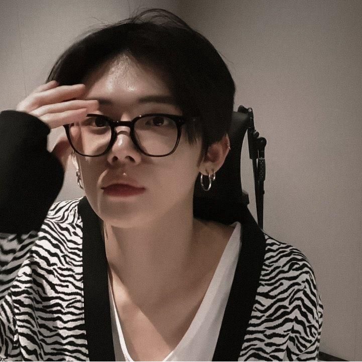 CHÍNH HÃNG KÍNH MẮT GENTLE MONSTER YEONJUN TXT