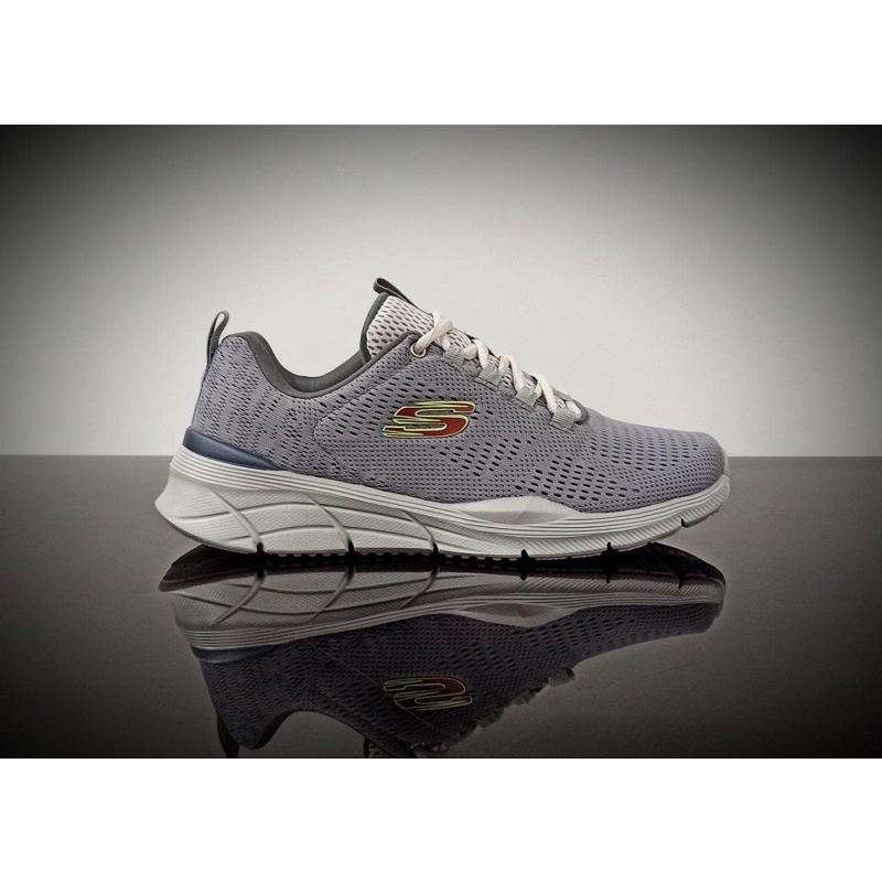 S.K.C.H.E.R.S D’Lux Wallker