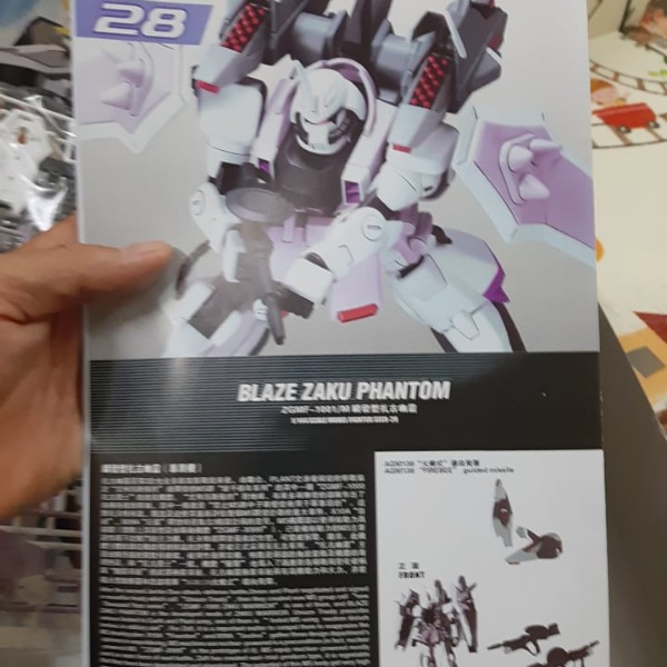 Mô hình gundam 28 blaze zaku phantom HG 1/144