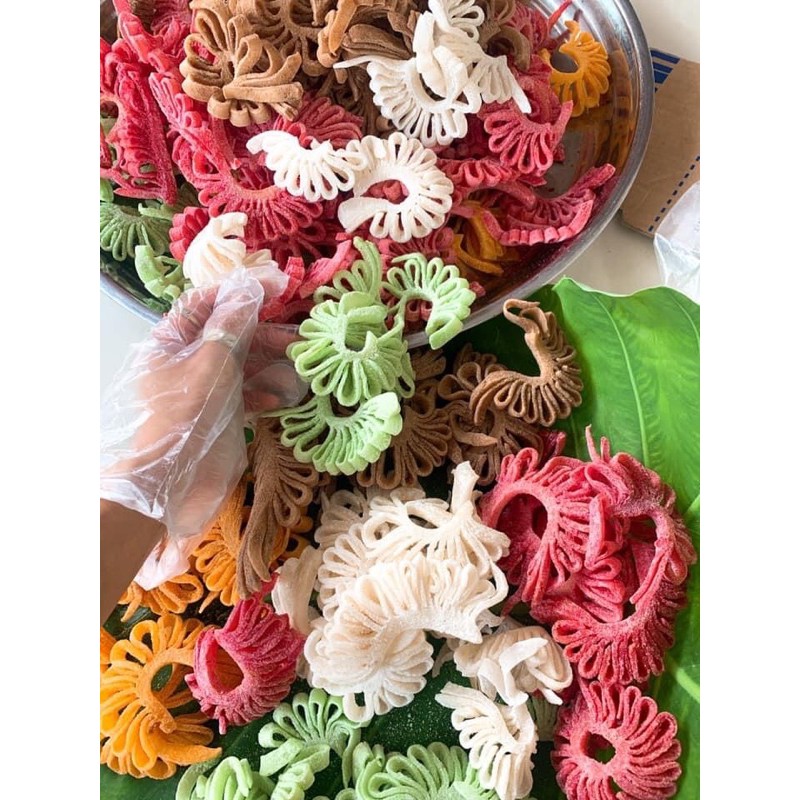 MỨT DỪA XẾP BÔNG HOA.