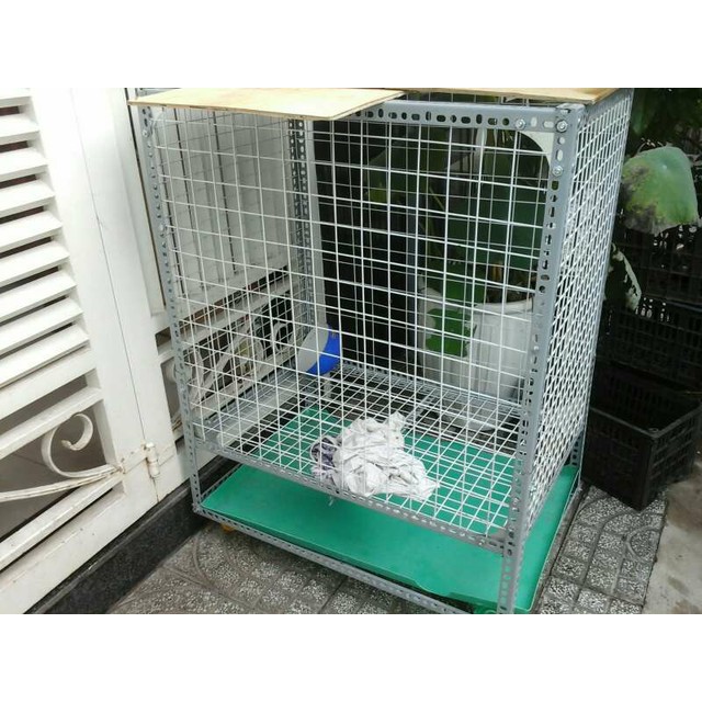 Giá tại xưởng lưới sắt làm chuồng cho thú cưng chó , mèo dài 100cm x rộng 50cm màu đen và màu trắng