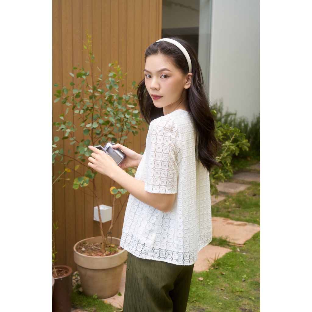 Happy Zoo - Áo lụa cổ tròn ren ( 2 màu )