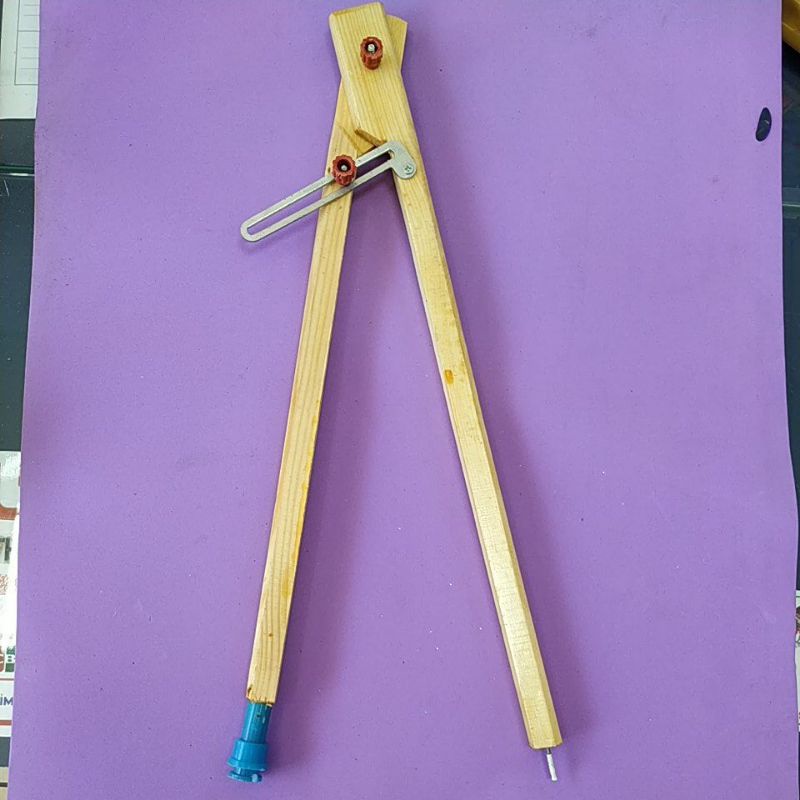 Compa gỗ giáo viên