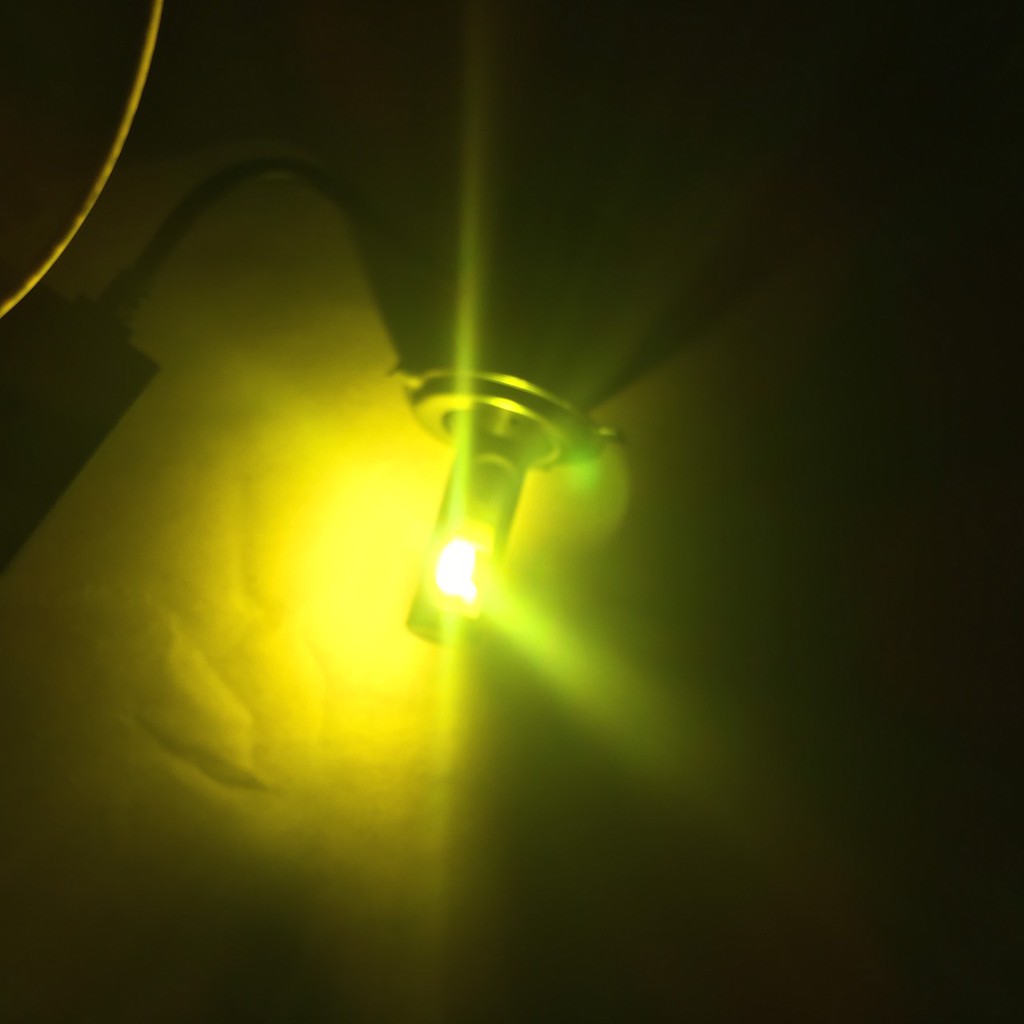 Đèn pha C6 sáng 3 mầu