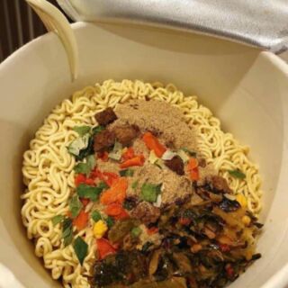 Mì tôm dưa bò chua cay