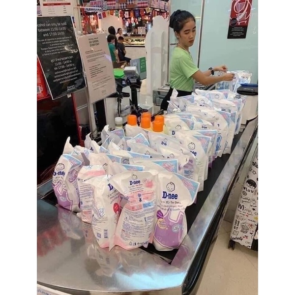 Túi nắp vặn 1400ml nước giặt xả quần áo siêu lưu hương Dnee 2in1 hàng nội địa Thái