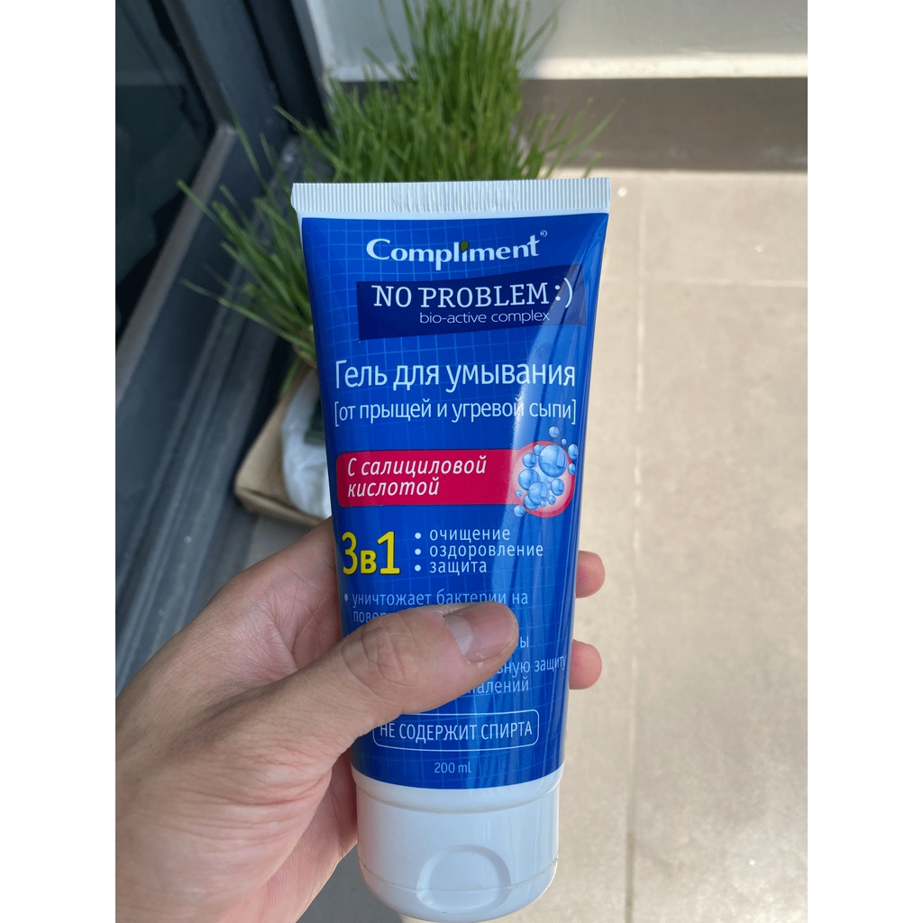 Gel rửa mặt BHA Compliment No Problem 200ml cho da dầu
