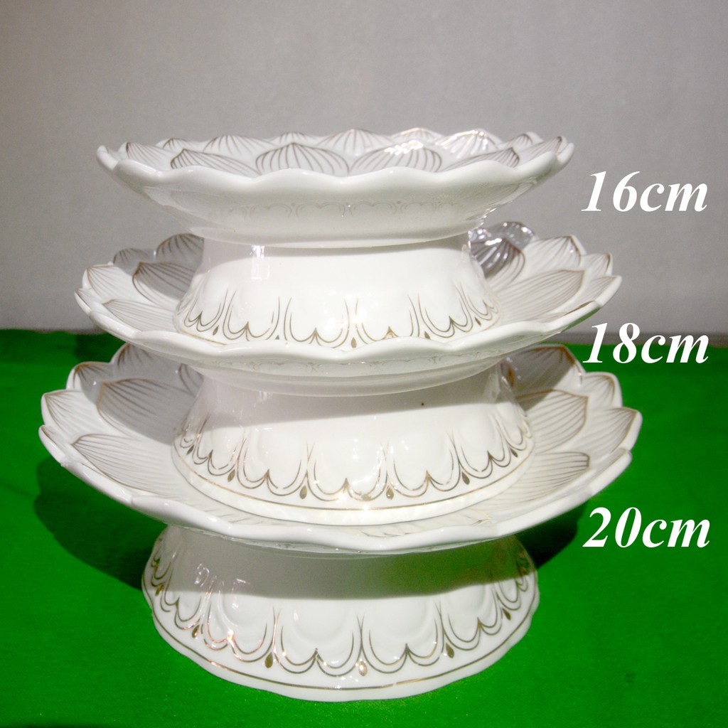 Dĩa trái cây thờ cúng hoa sen trắng