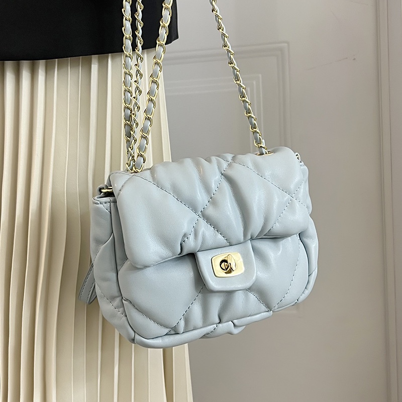 Túi Xách Đeo Vai Hình Đám Mây Mềm Mại Phối Dây Xích Thời Trang 2022 Cho Nữ