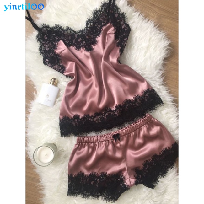 Set đồ ngủ 2 mảnh gồm áo hai dây và quần ngắn màu đen gợi cảm cho nữ | BigBuy360 - bigbuy360.vn