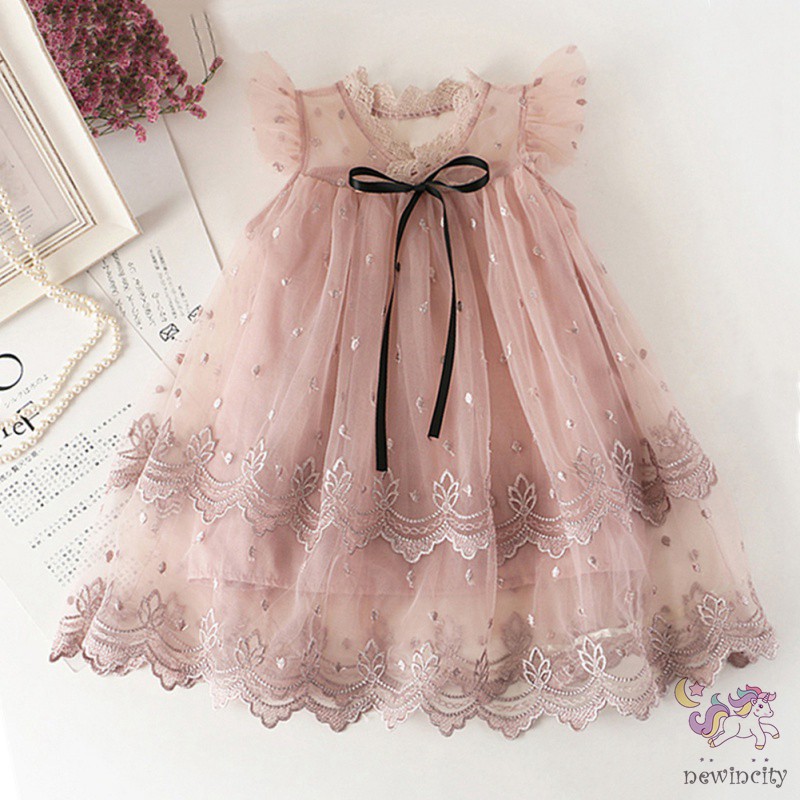 Đầm bé gái phối ren hoa xinh xắn