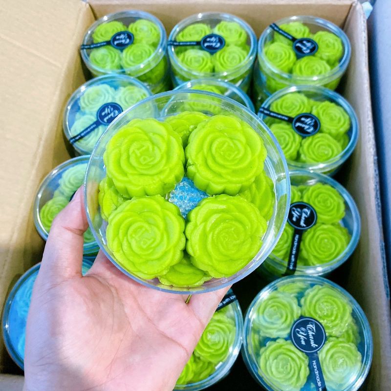 Bánh đậu xanh nhân dừa hộp 8 cái