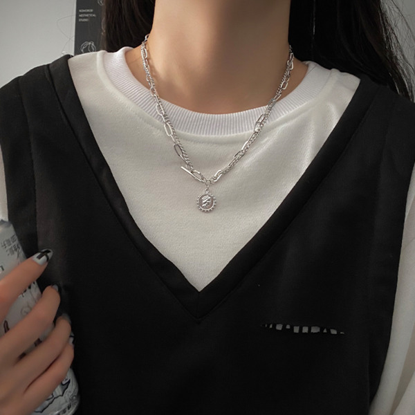 Vòng cổ Mặt Chân Dung Đơn Giản Phong Cách Retro Hàn Quốc