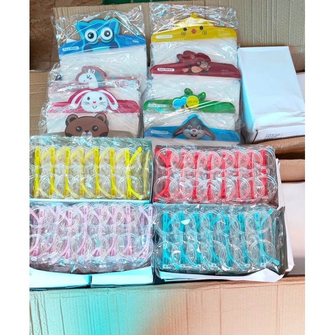 kính chắn bụi chống giọt bắn cho bé