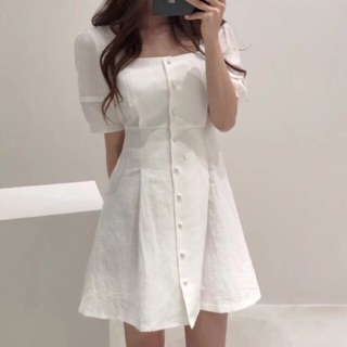 Sale đầm xoè nút bọc
