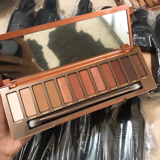 Bảng phấn mắt Urban Decay Naked Heat