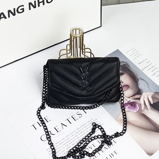Túi đeo dạng ví bì thư cá tính