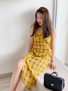 Đầm 2s caro vàng xẻ